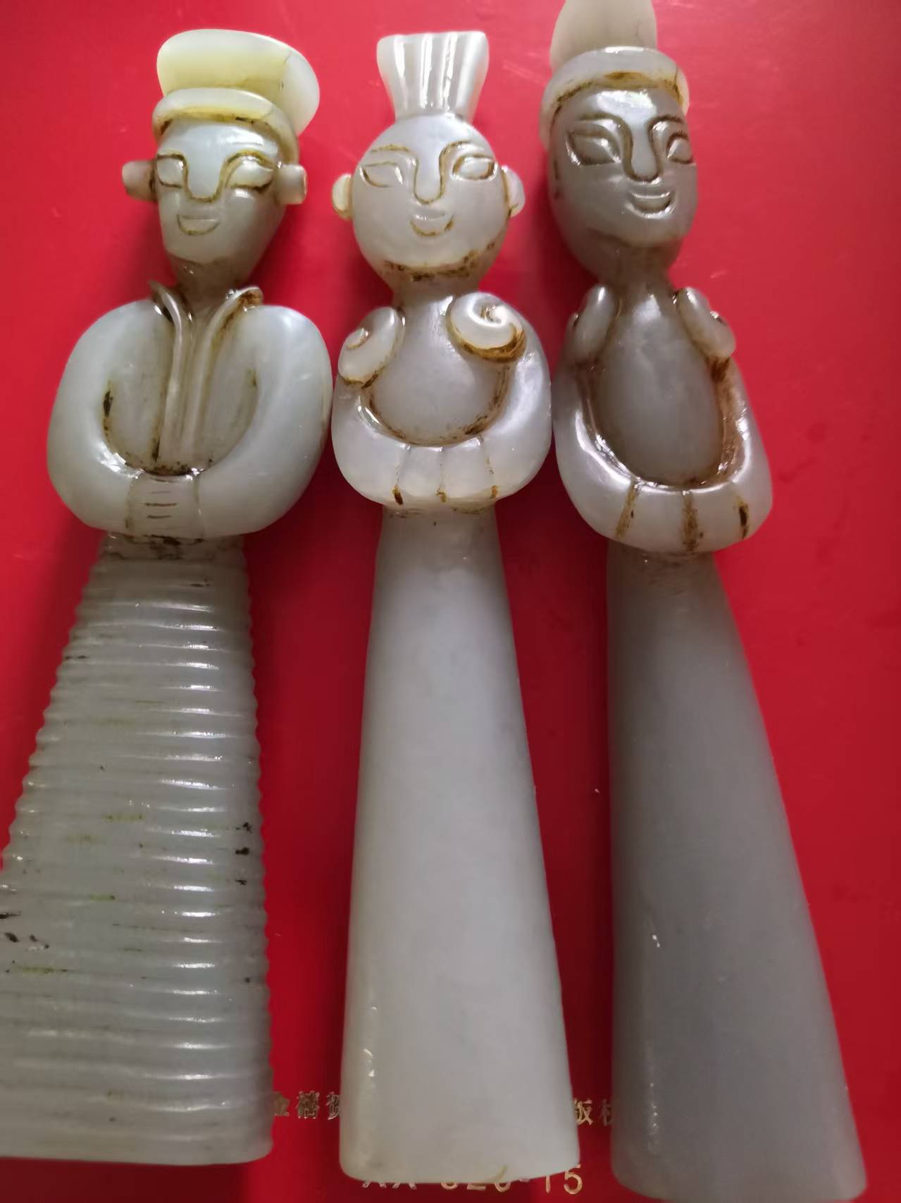 【V】汉代和田白玉官俑一组三件-资源网