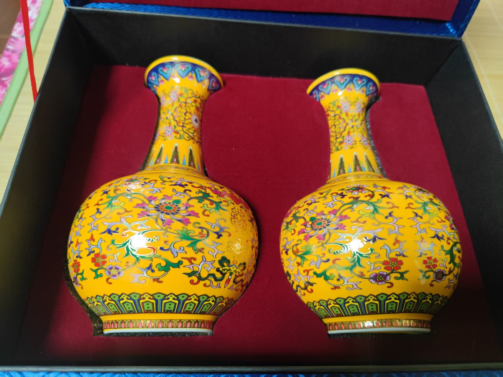 【V】清乾隆黄地珐琅彩福寿纹天球瓶-资源网