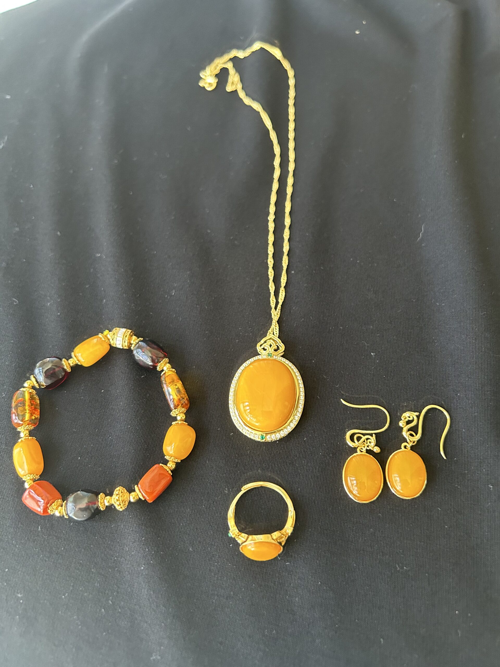 【V】万年蜜蜡鸡油黄项链-资源网