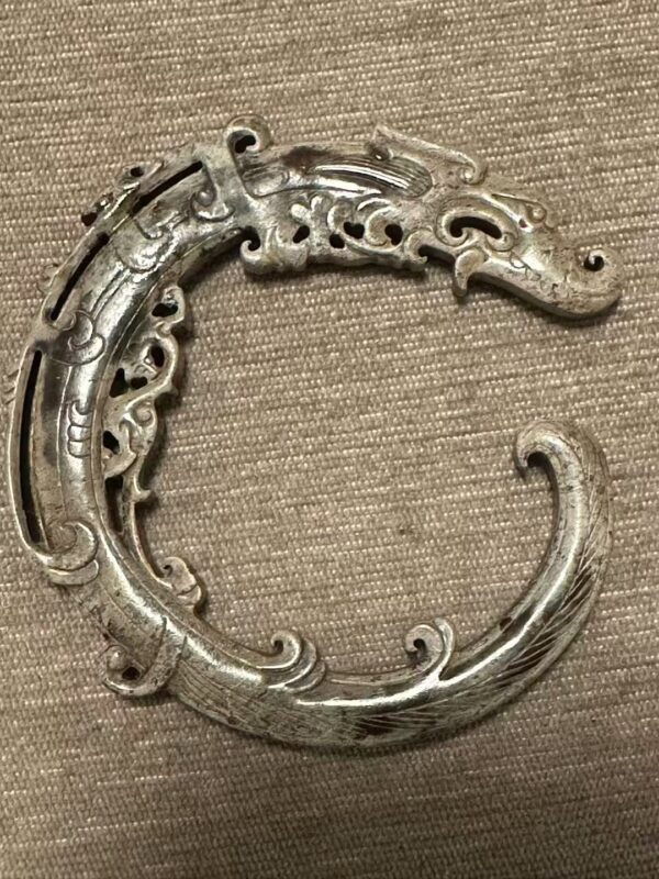 【V】西周咬尾龙-资源网