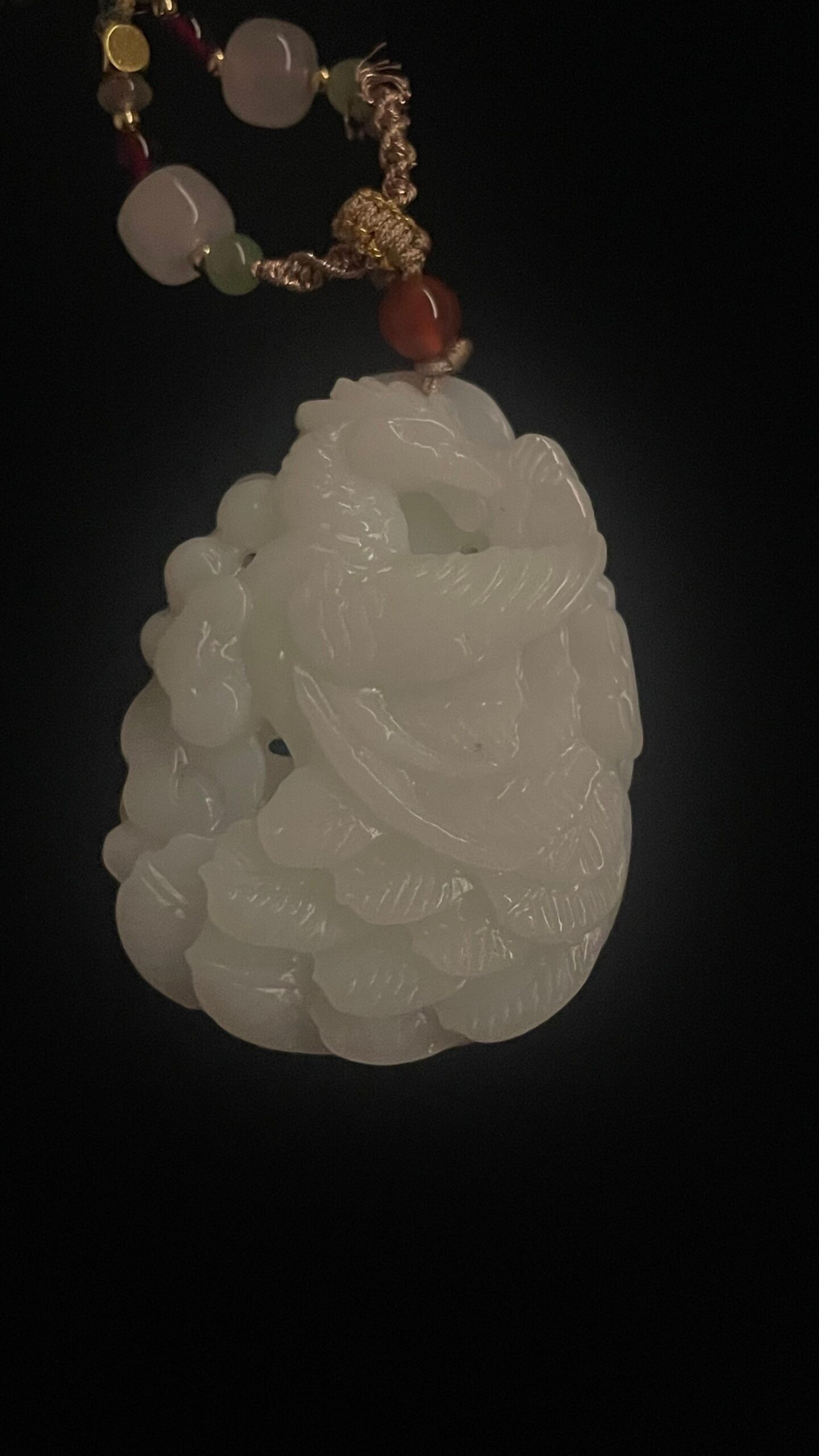 【V】和田玉雕花吊坠-资源网