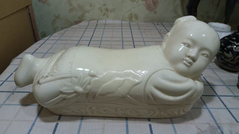 【V】宋 定窑娃娃枕-资源网